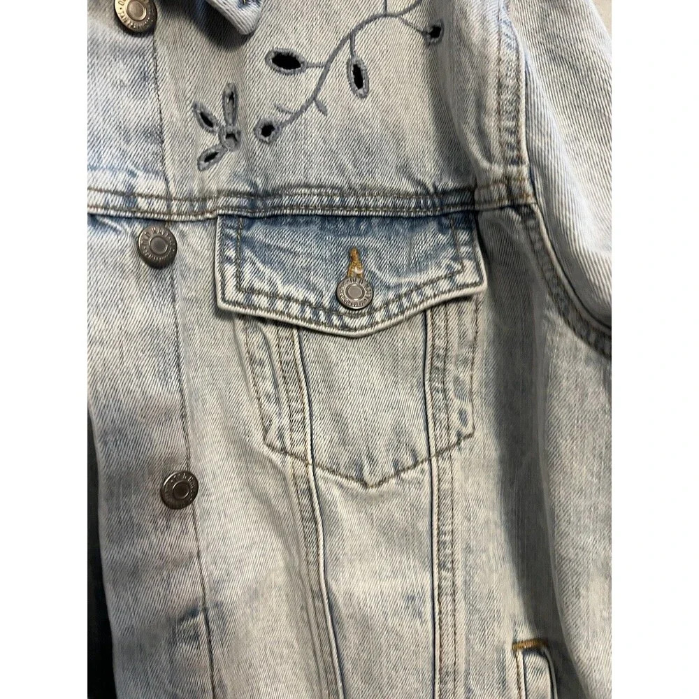 Old Navy light wash denim jacket size XL eyelet floral - Picture 8 of 11